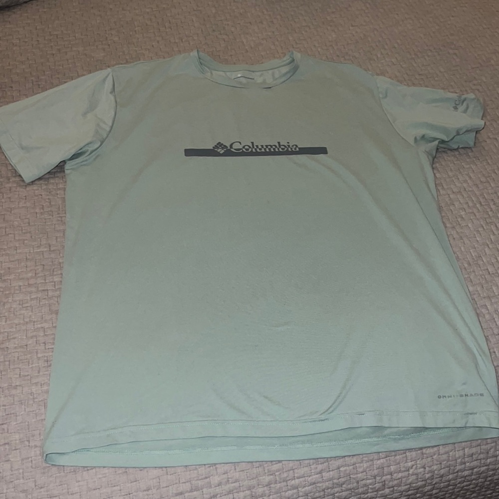 Men’s Columbia Omni-heat t shirt. Size XL
